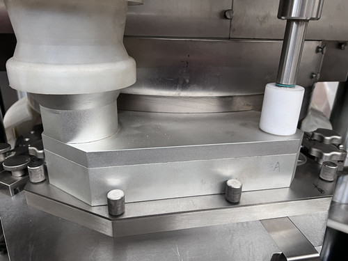 TIANHE 100KN Auto Peso Máquina de compressão de comprimidos de alta velocidade Force Feeder D Ferramentas fornecedor