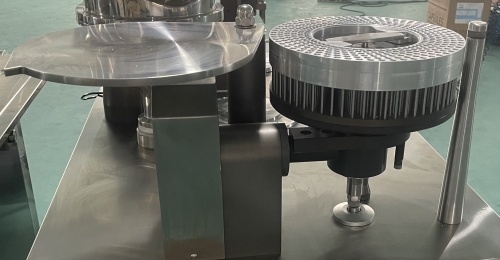 Máquina de enchimento de cápsulas semi-automática CGN-208 28000PCS/H 2.12kw fornecedor